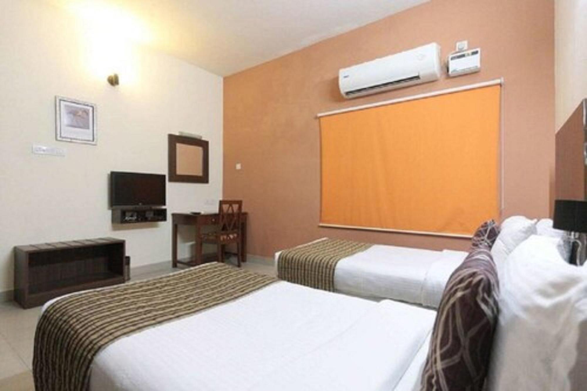 Hotel Shanti House New Delhi Karnail Singh Stadium Gate No 1 المظهر الخارجي الصورة